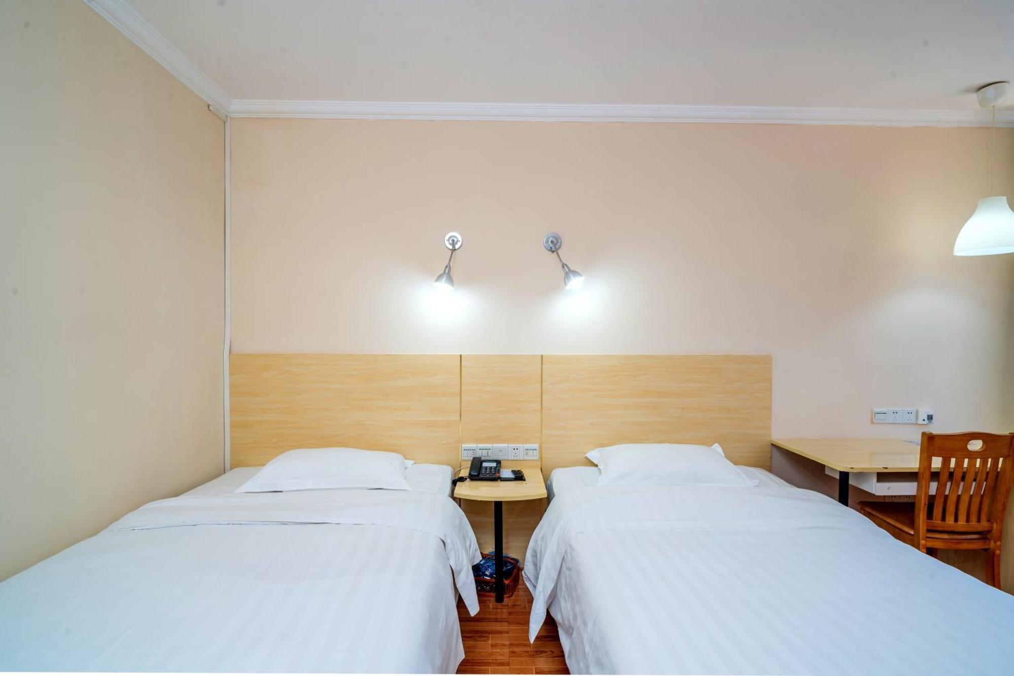 Ln Whitehouse Hotel Canton Esterno foto