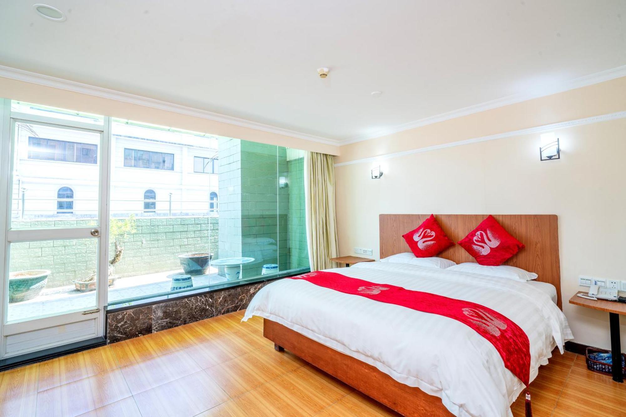 Ln Whitehouse Hotel Canton Esterno foto