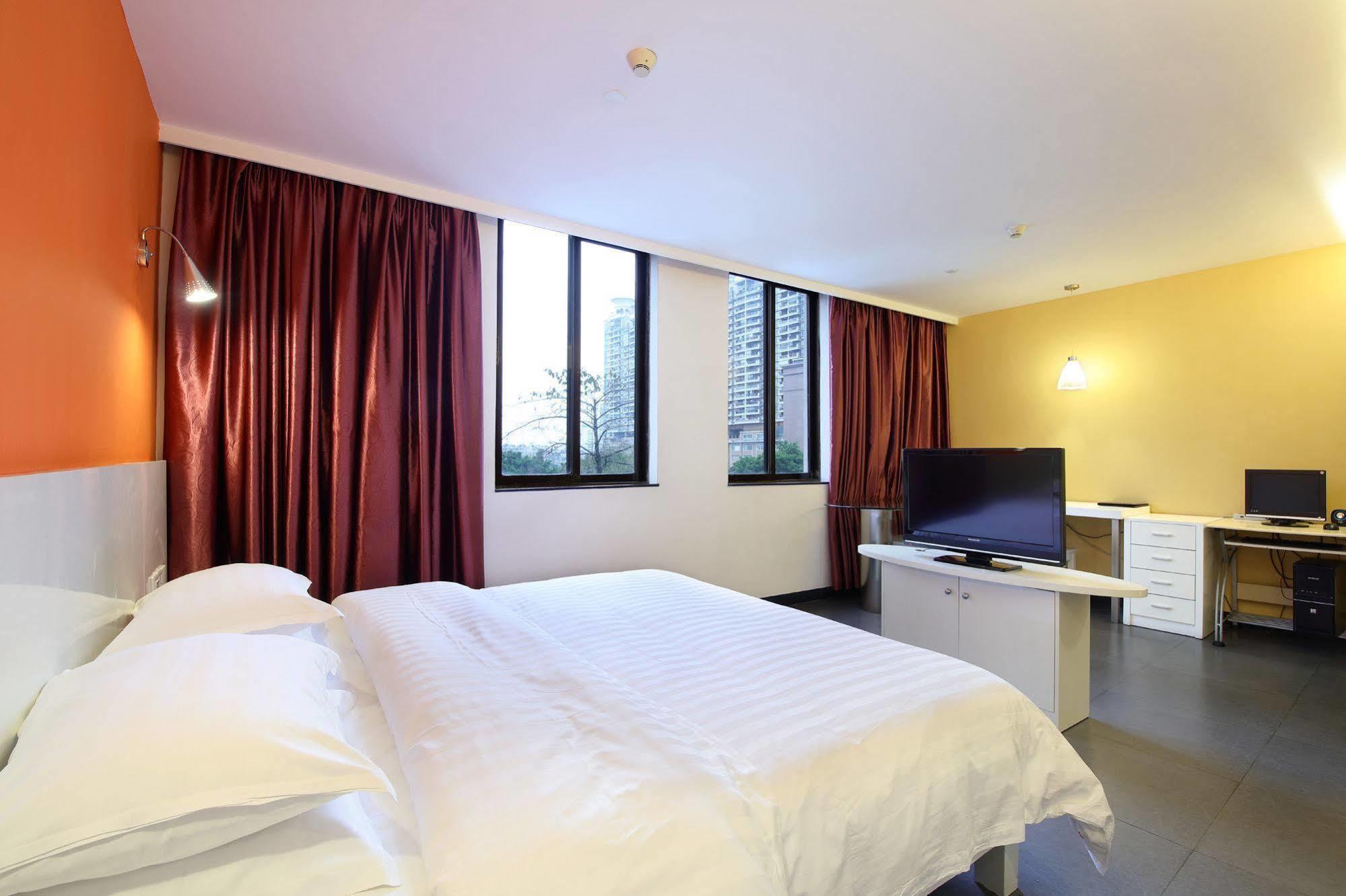 Ln Whitehouse Hotel Canton Esterno foto