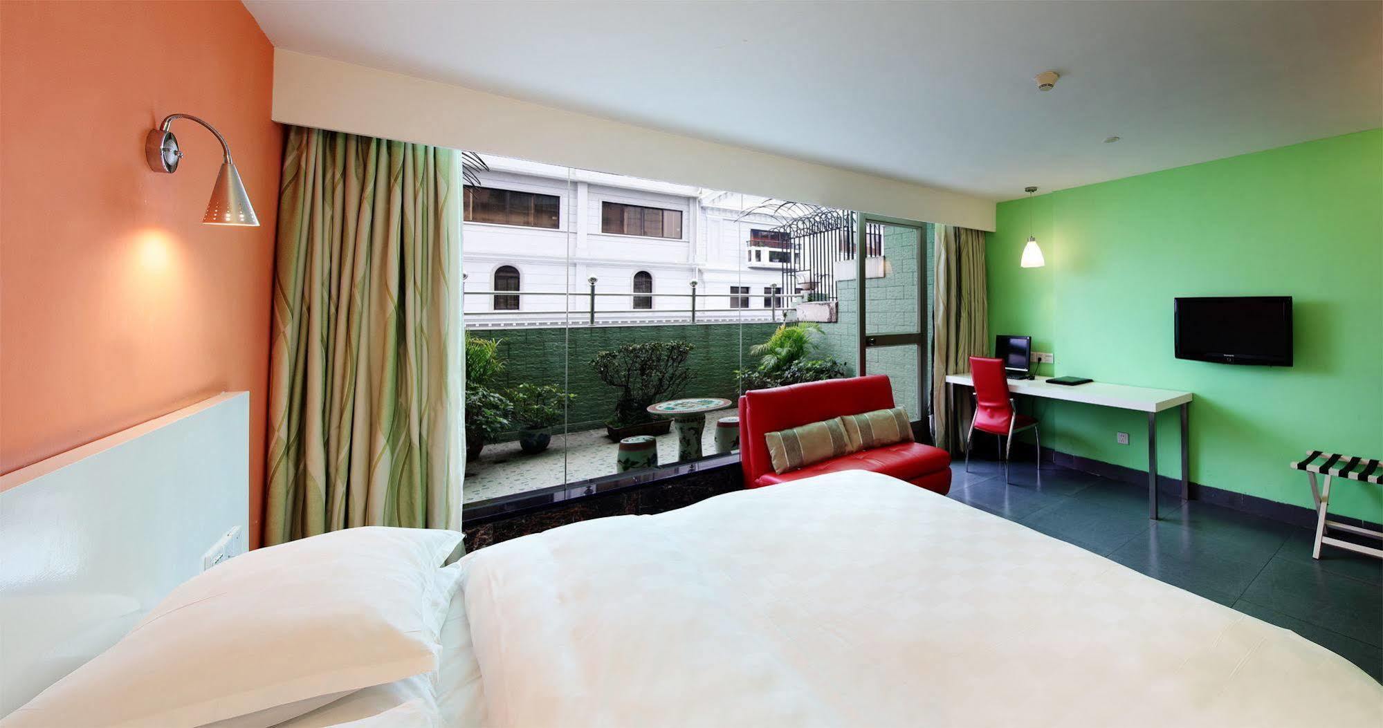 Ln Whitehouse Hotel Canton Esterno foto